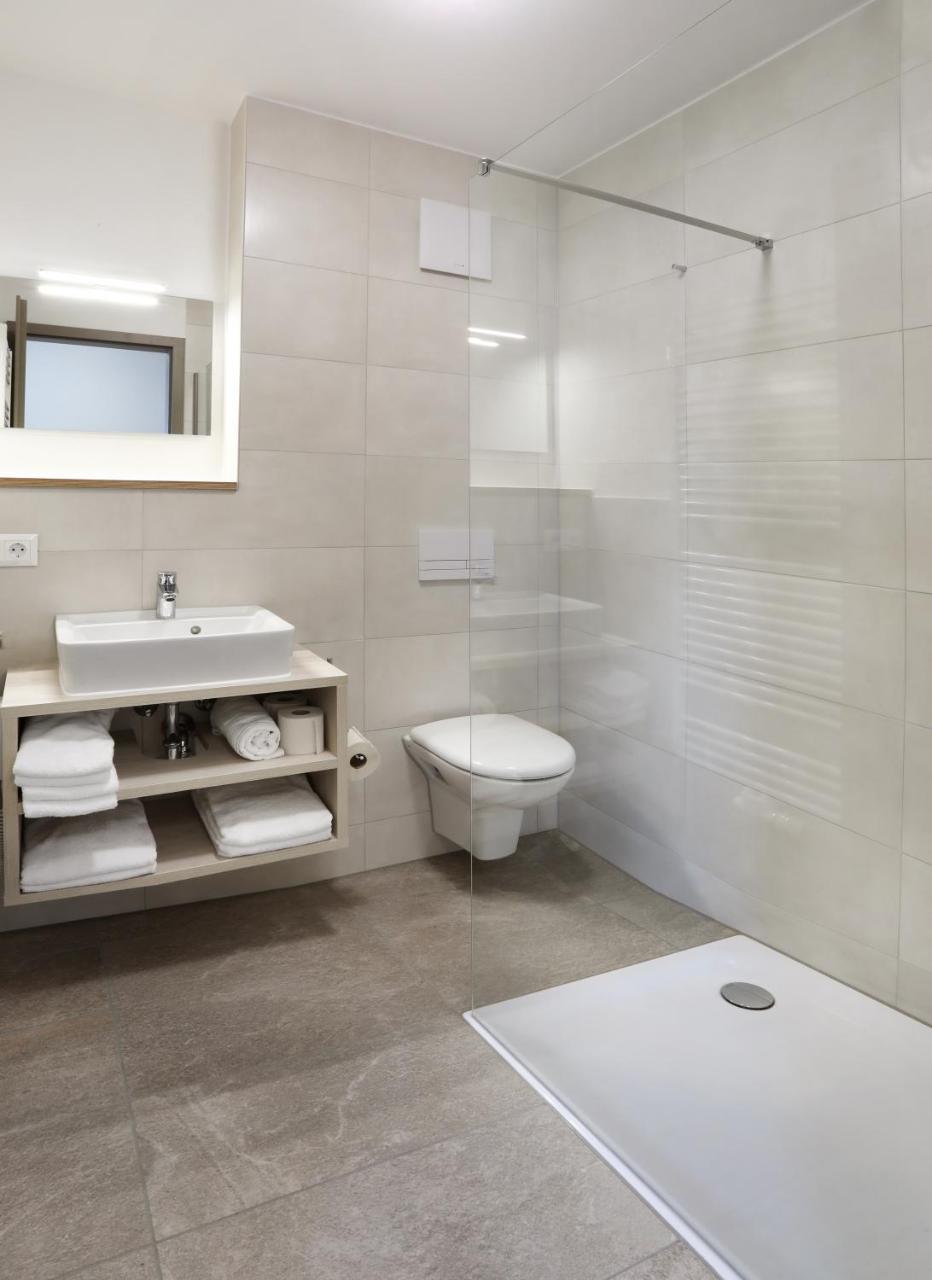 Apartment Hotel 37 Altdorf  Exteriör bild