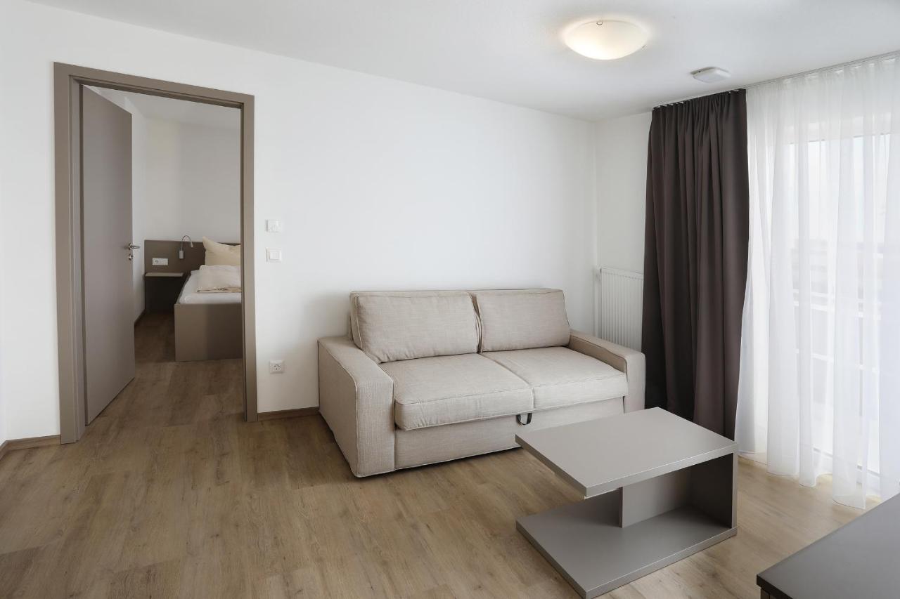 Apartment Hotel 37 Altdorf  Exteriör bild